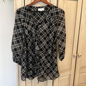 Jessica Simpson maternity top (L) sheer very good condition